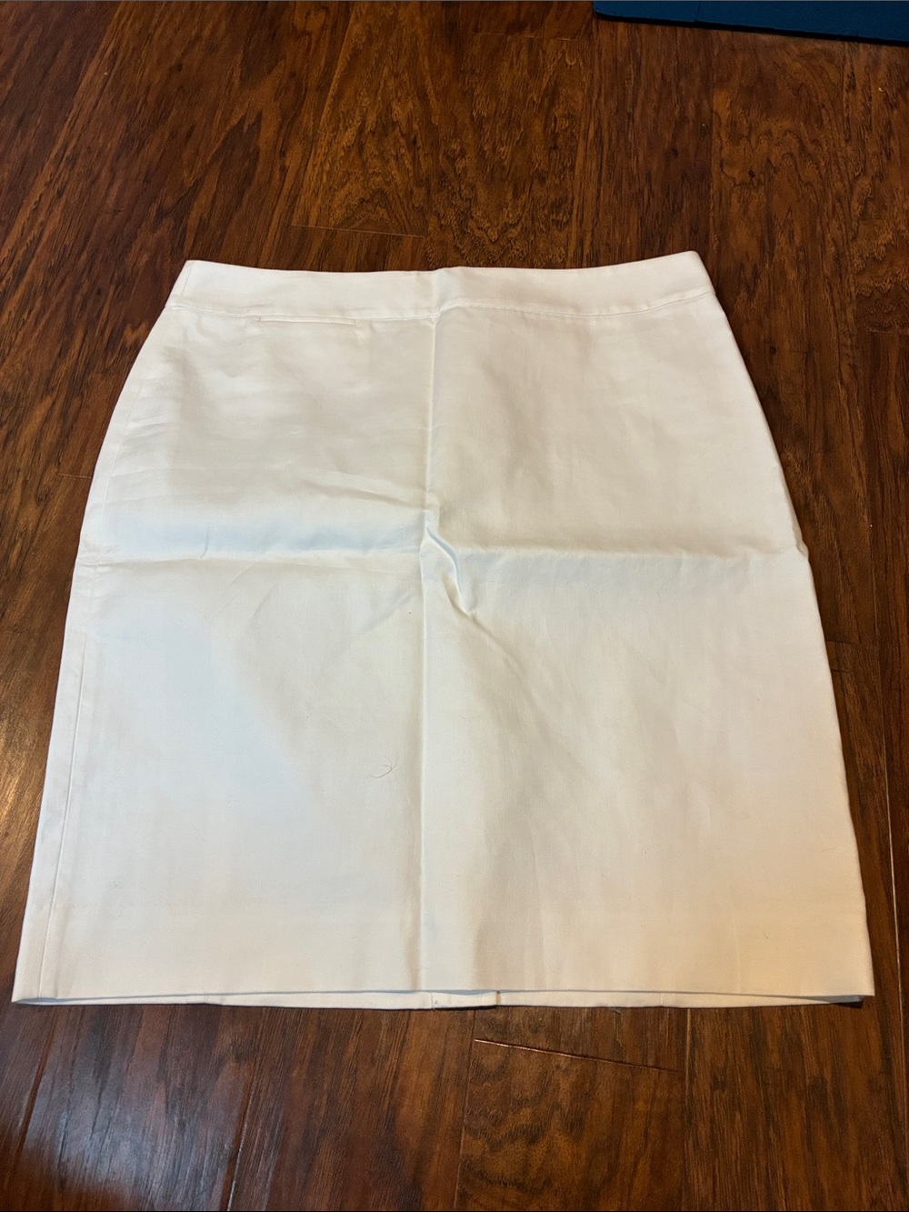 J. Crew White Pencil Skirt - Classic Tailored Style
